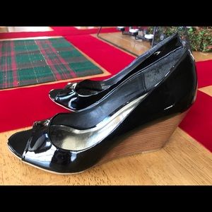 Steve Madden shiny black wedges